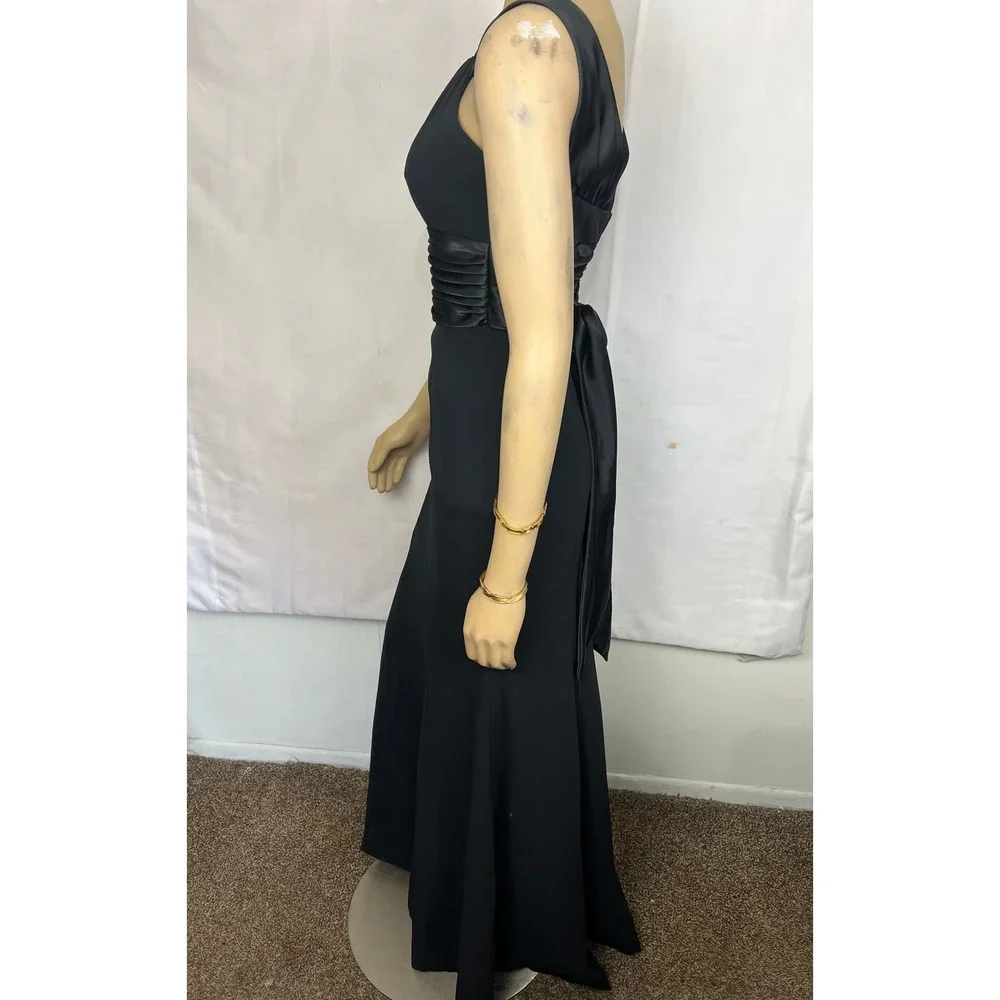 Formal Black High Neck Open Back Evening Gown with Satin Bow Detail Floor Length - Picture 4 of 9